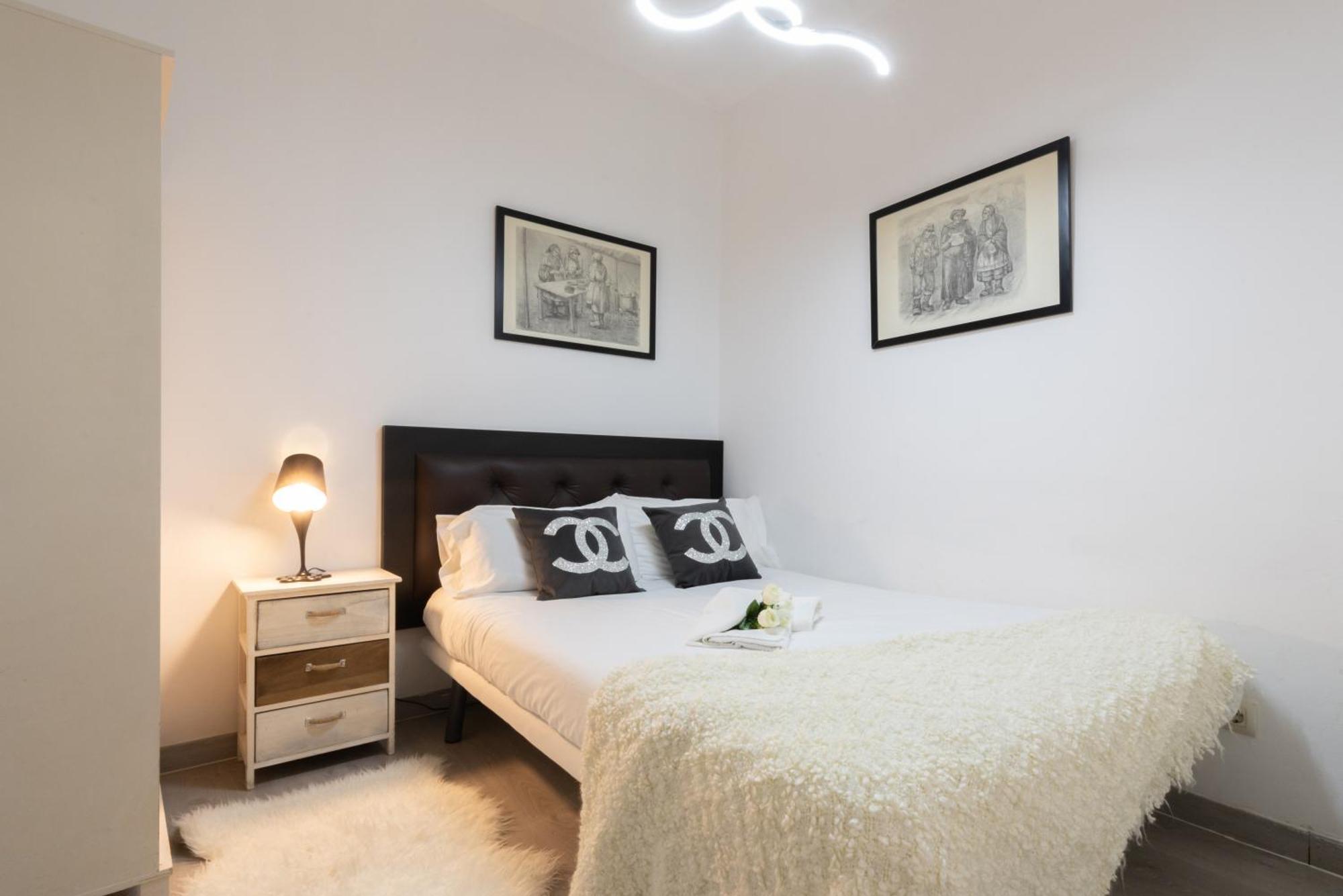 Apartamentos Day Madrid Gran Via Centro Sol Malasana ภายนอก รูปภาพ