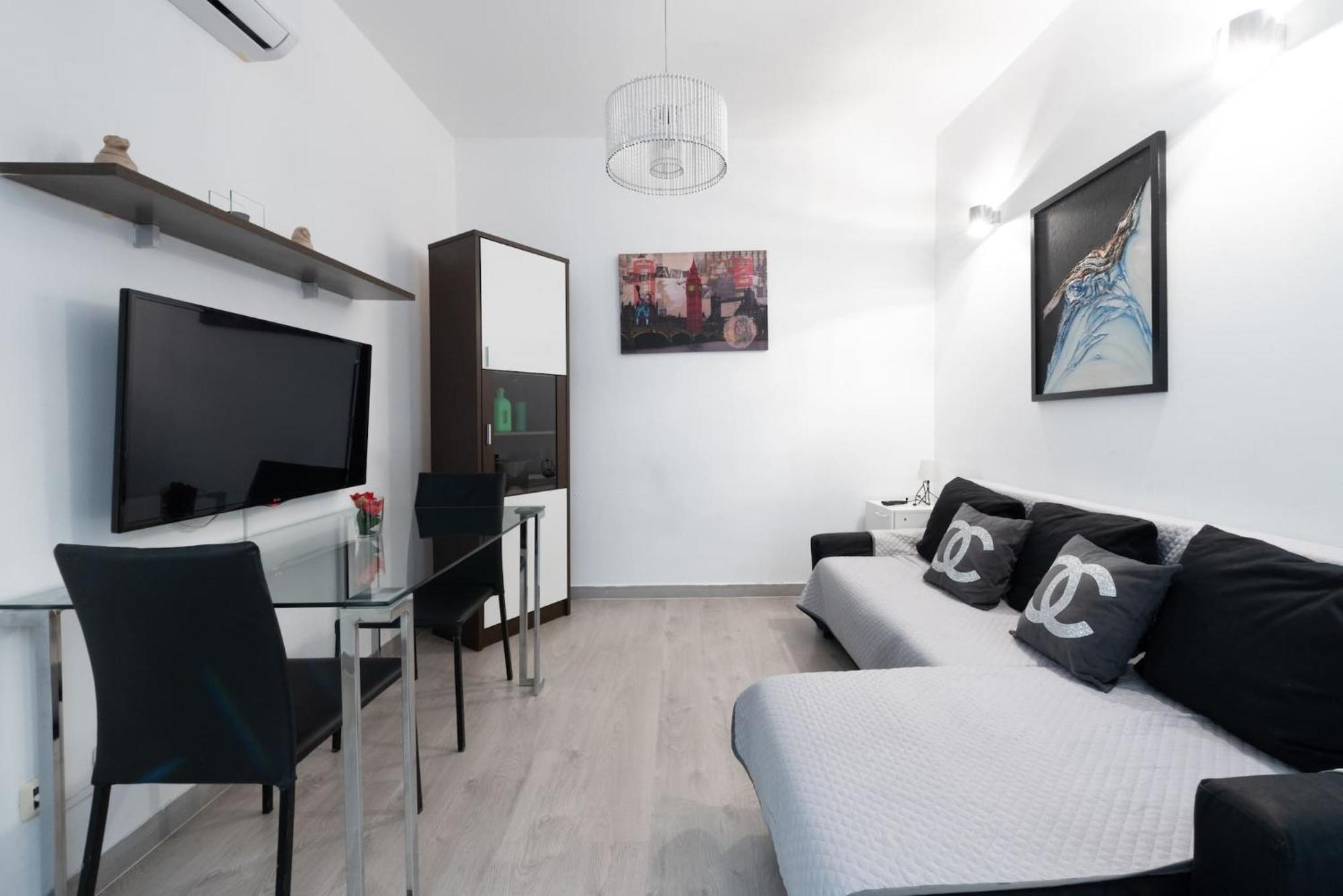 Apartamentos Day Madrid Gran Via Centro Sol Malasana ภายนอก รูปภาพ