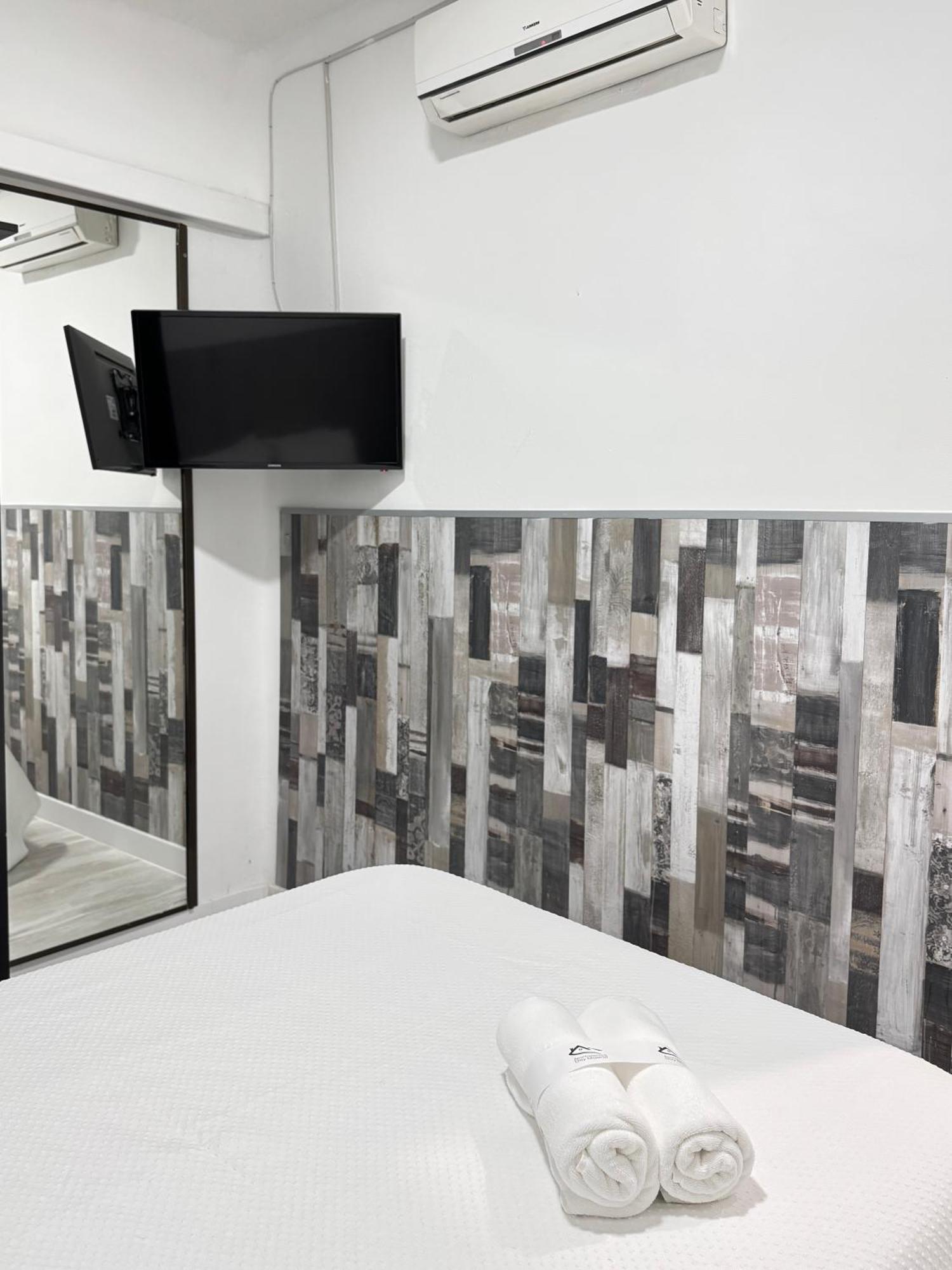 Apartamentos Day Madrid Gran Via Centro Sol Malasana ภายนอก รูปภาพ