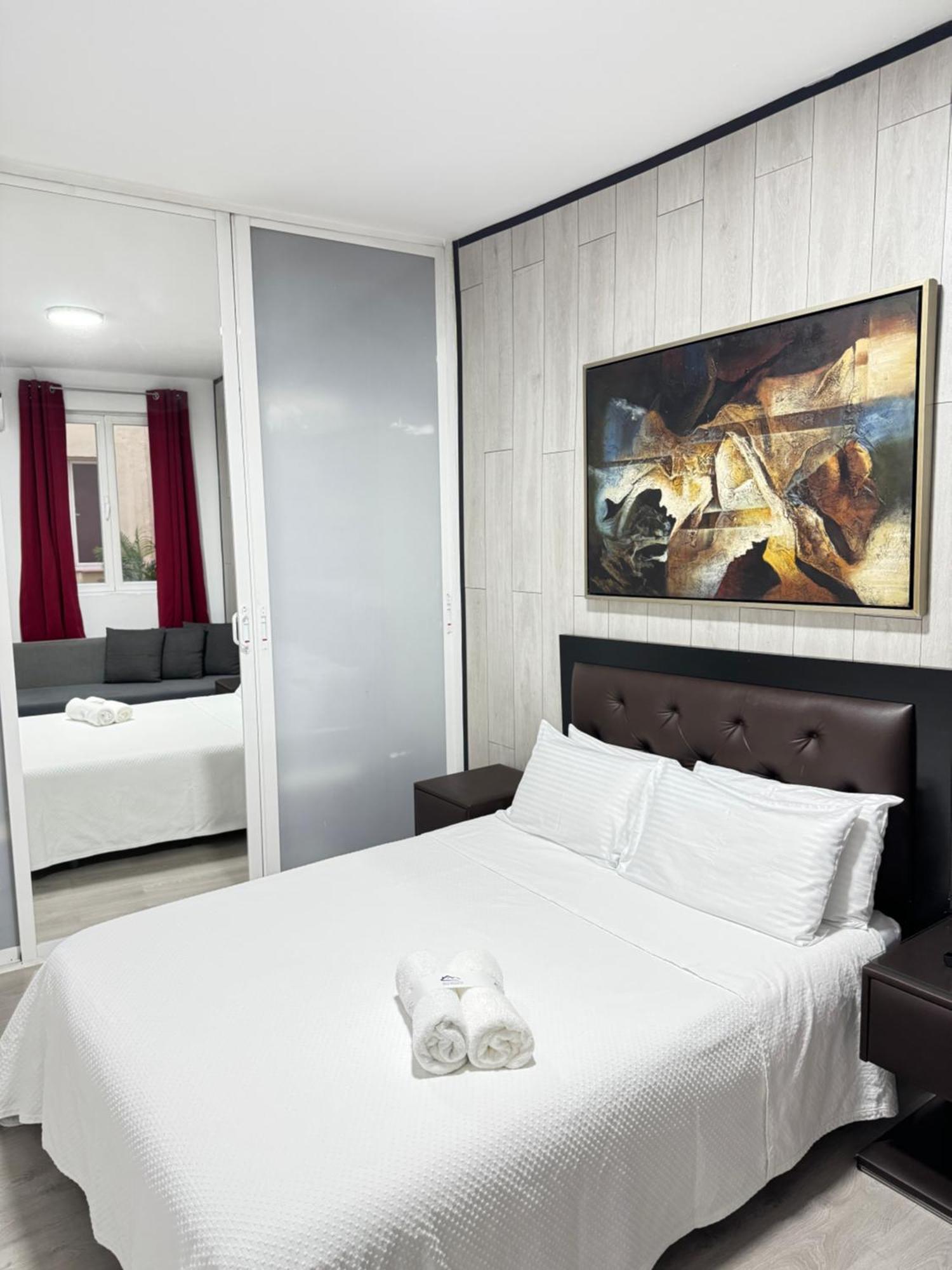 Apartamentos Day Madrid Gran Via Centro Sol Malasana ภายนอก รูปภาพ